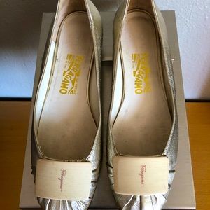 Salvatore Ferragamo Metallic Silver Tan Leather Ballerina Flats   Size 91/2  2 A